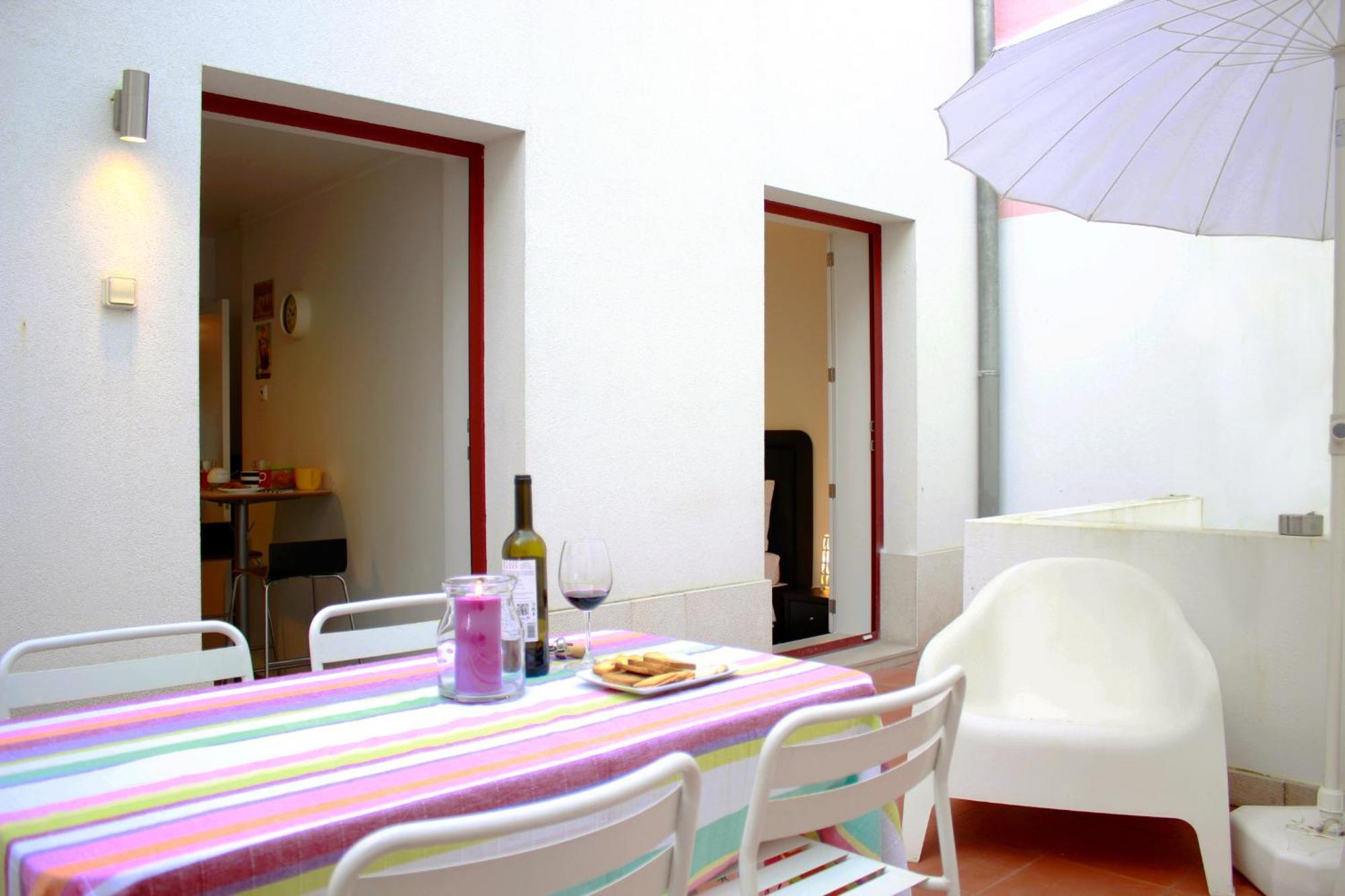ALTIDO Modern 1-bed Apt with terrace, moments from São Bento Palace Lisboa Exterior foto