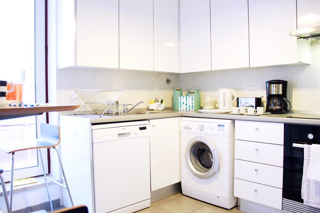 ALTIDO Modern 1-bed Apt with terrace, moments from São Bento Palace Lisboa Exterior foto