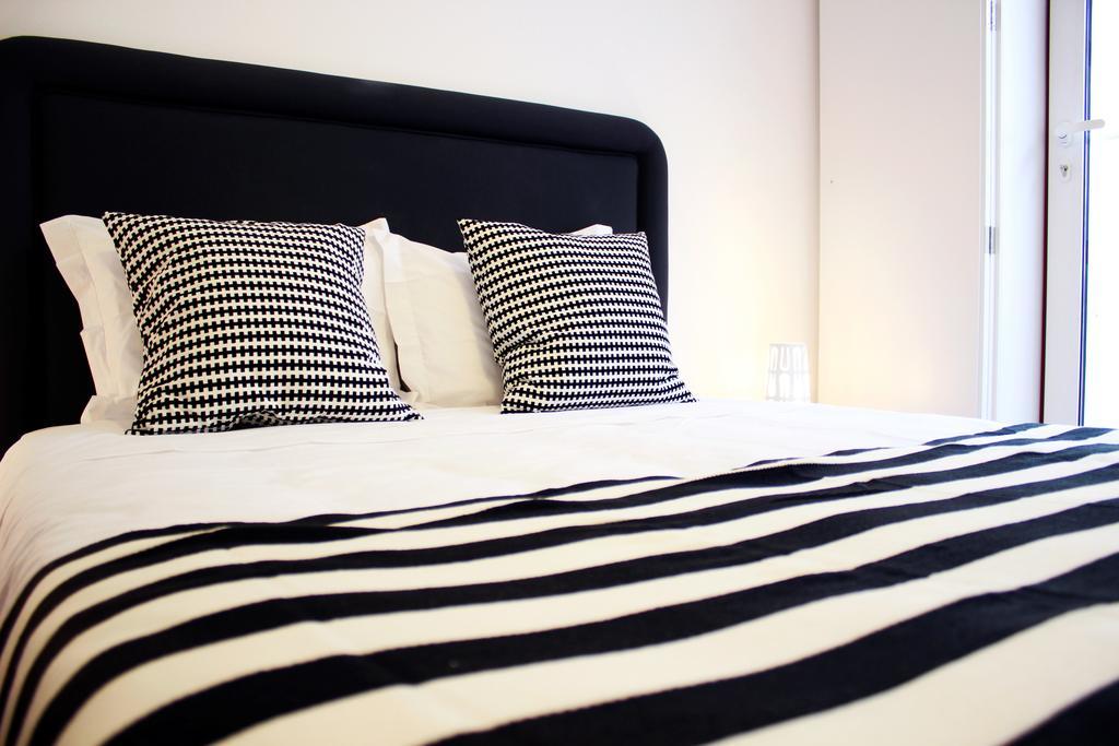 ALTIDO Modern 1-bed Apt with terrace, moments from São Bento Palace Lisboa Exterior foto