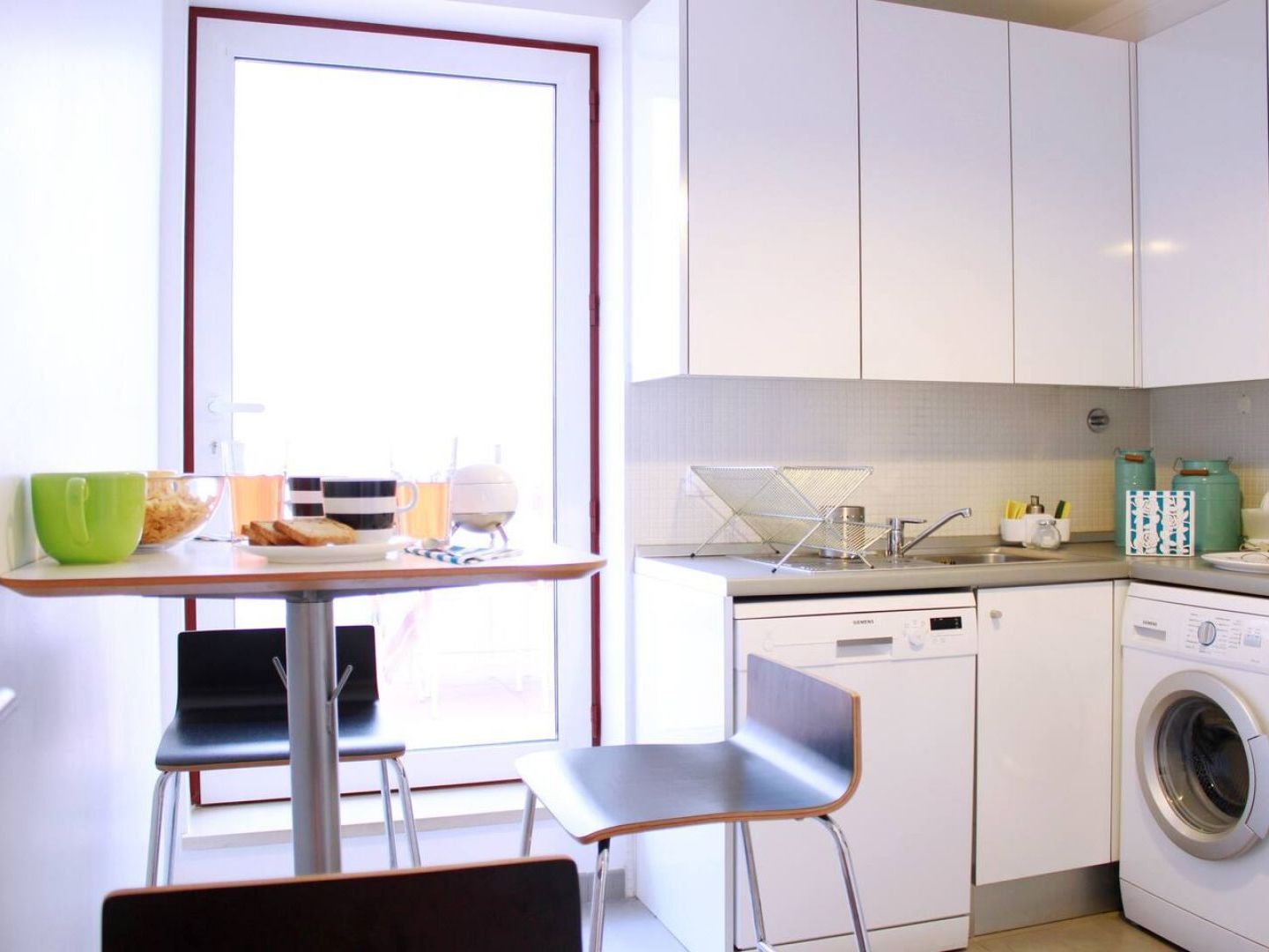 ALTIDO Modern 1-bed Apt with terrace, moments from São Bento Palace Lisboa Exterior foto