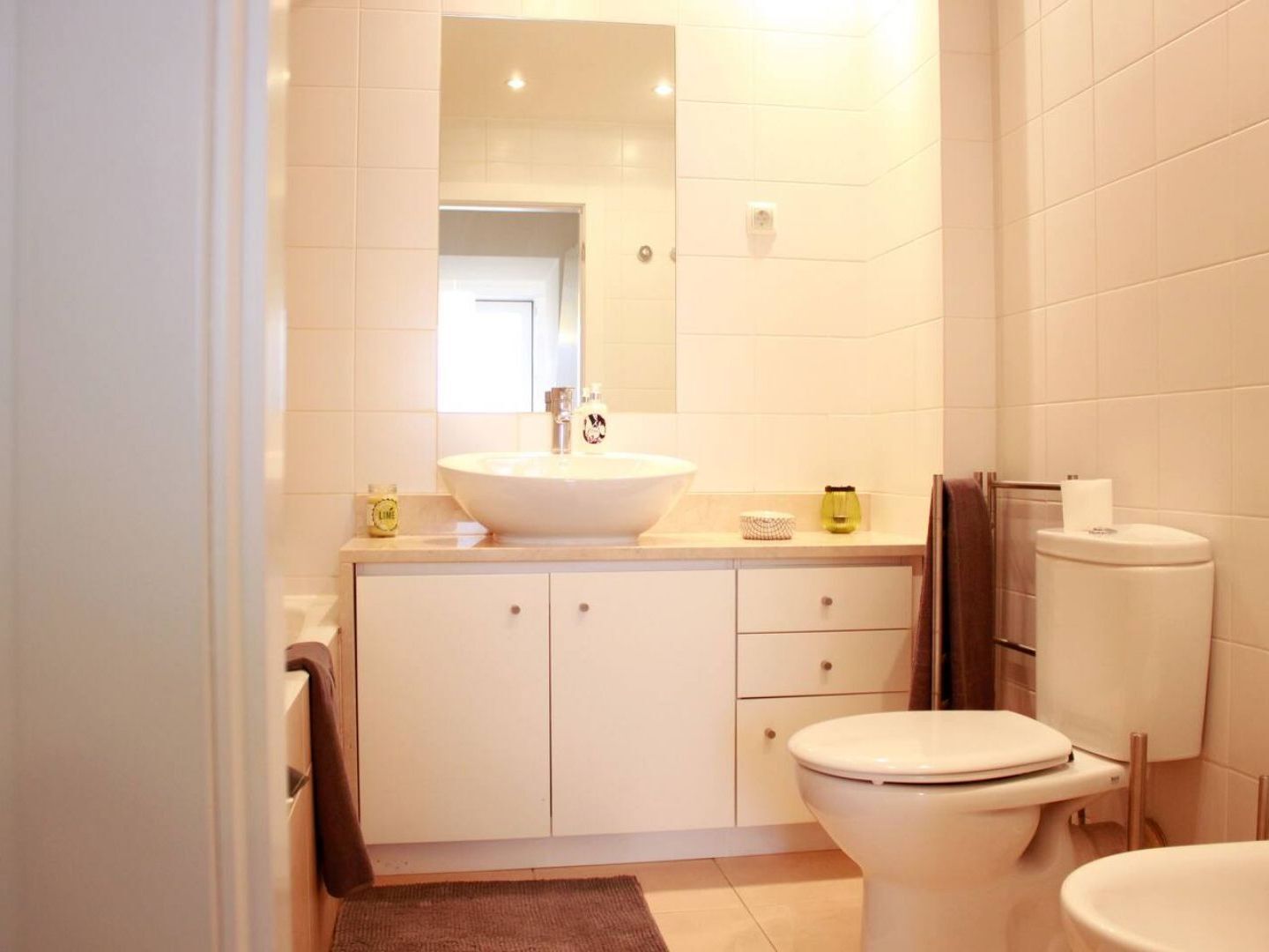 ALTIDO Modern 1-bed Apt with terrace, moments from São Bento Palace Lisboa Exterior foto