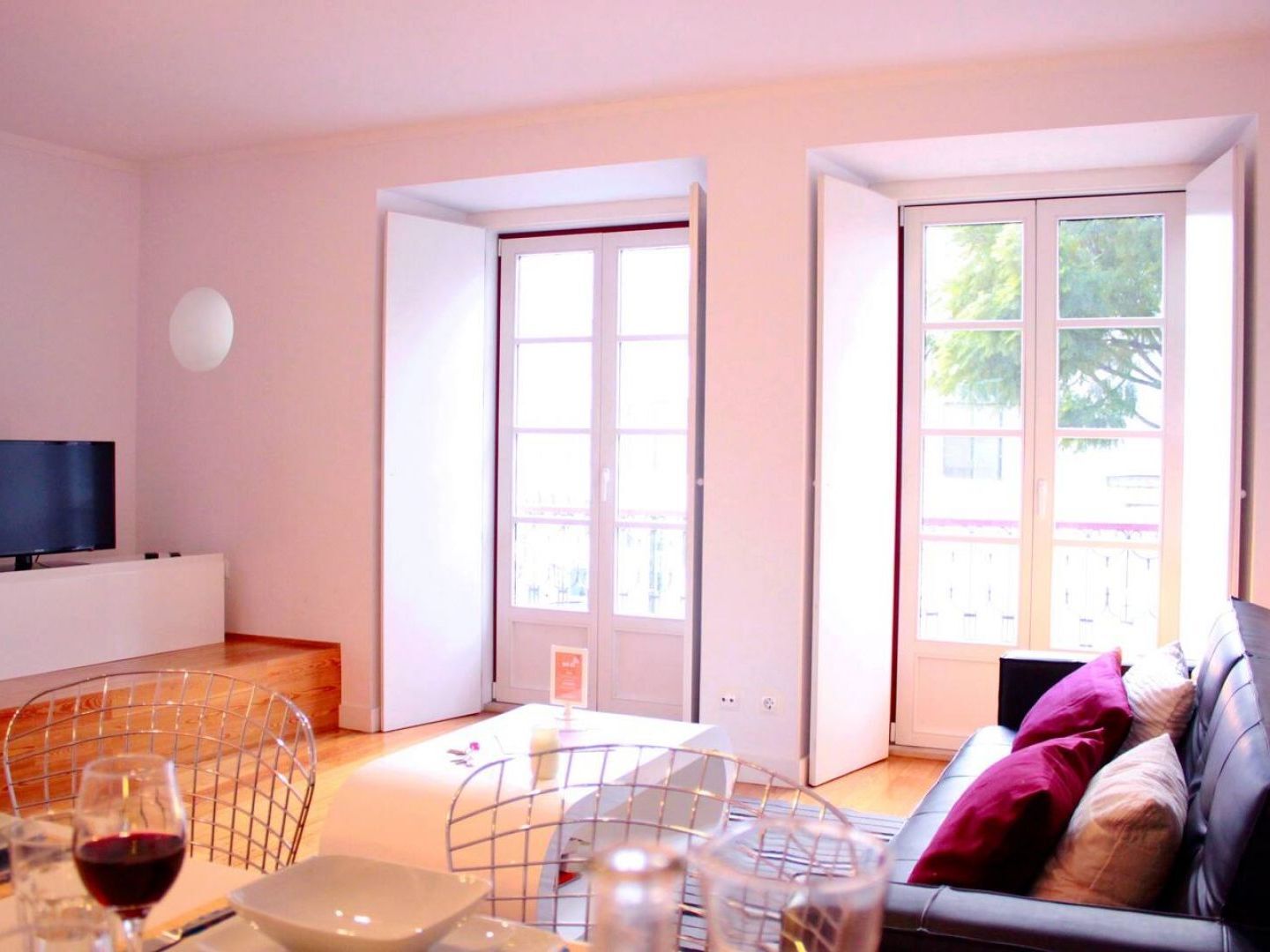 ALTIDO Modern 1-bed Apt with terrace, moments from São Bento Palace Lisboa Exterior foto