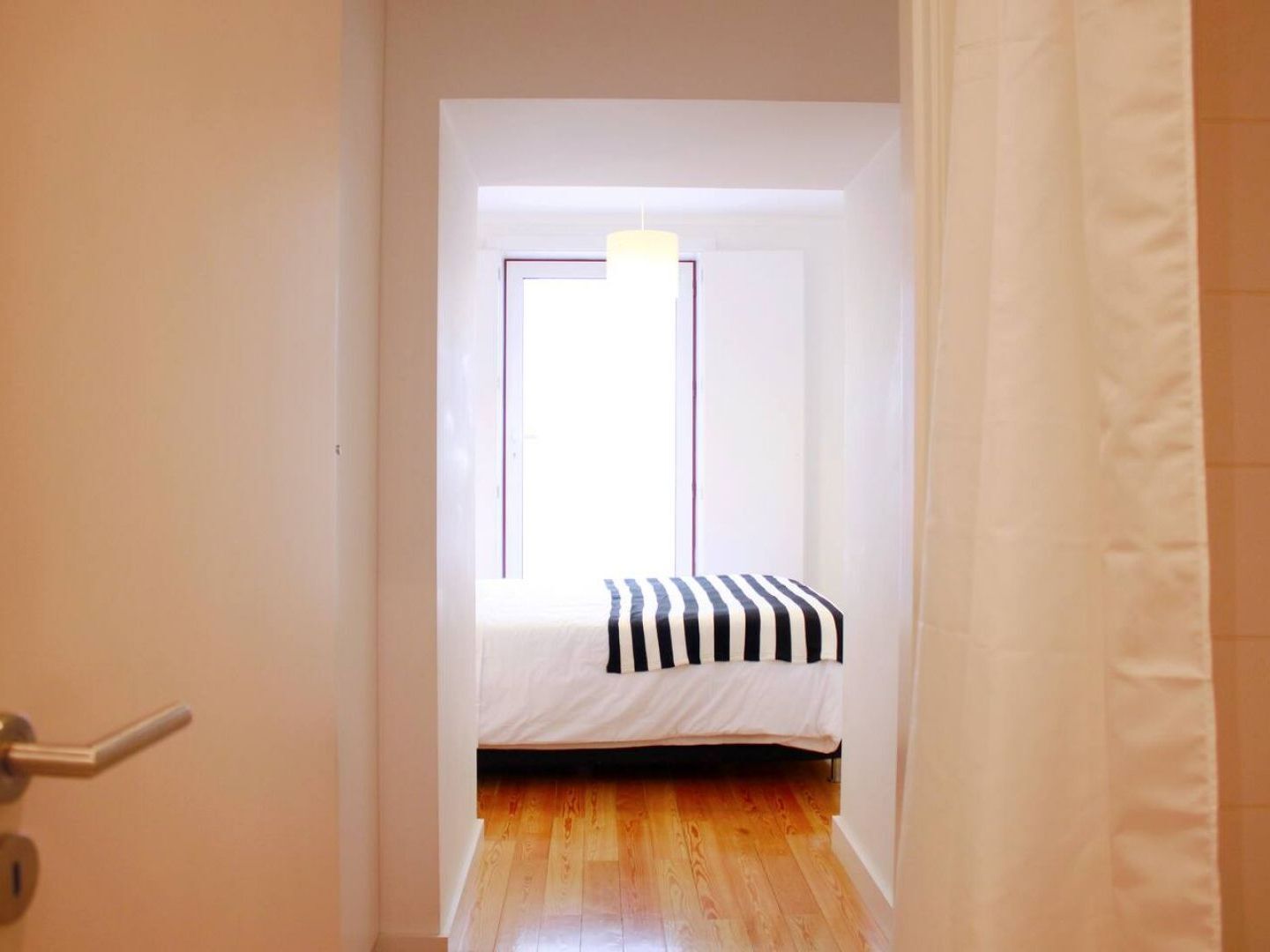ALTIDO Modern 1-bed Apt with terrace, moments from São Bento Palace Lisboa Exterior foto