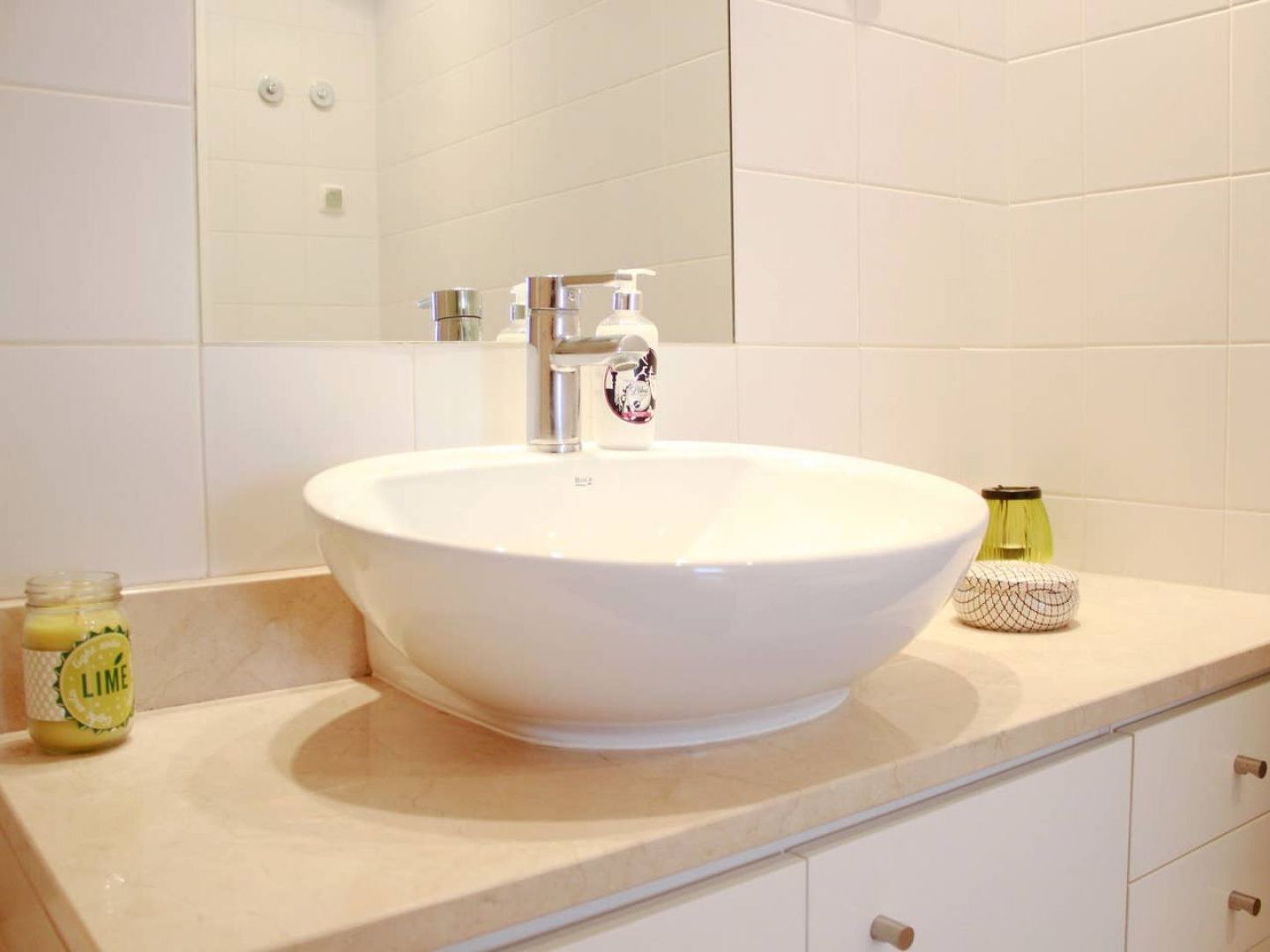 ALTIDO Modern 1-bed Apt with terrace, moments from São Bento Palace Lisboa Exterior foto